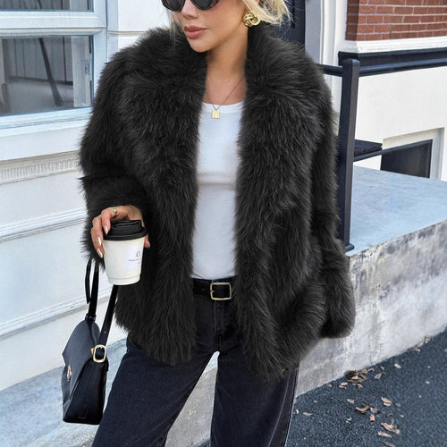 Damen Kurzjacke aus dichtem Hochflor‑Faux‑Fur mit voluminösem Umlegekragen Shop Nory