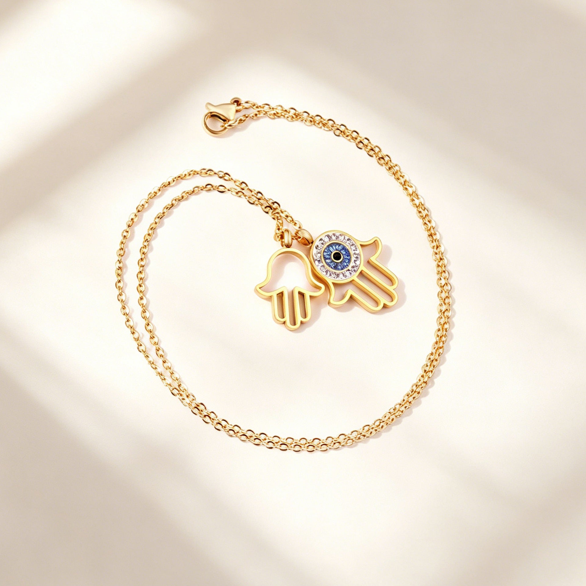 Damen Halskette mit Hamsa-Anhänger aus hochwertigem Edelstahl und funkelnden Zirkonia Shop Nory