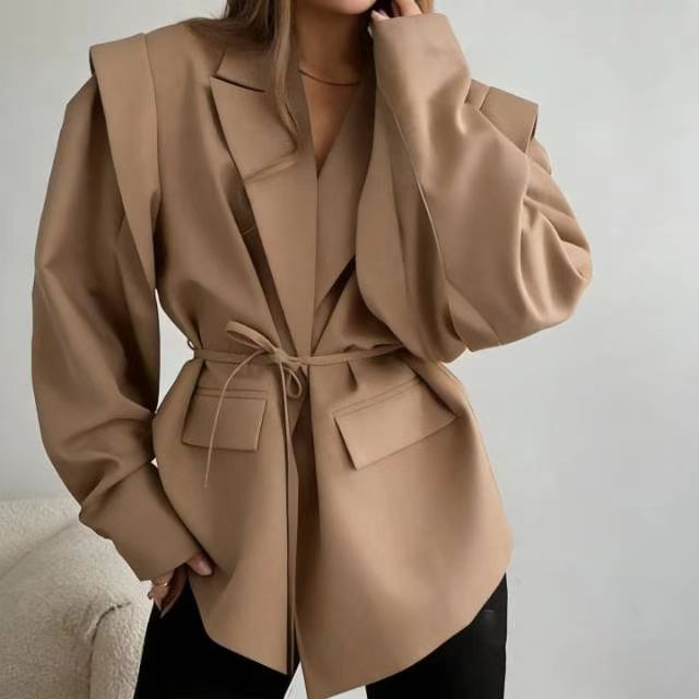 Damen Wickelblazer mit Taillengürtel und überbreiter Schulterpartie Shop Nory