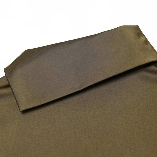 Damen Ärmellose Satinbluse mit drapiertem Stehkragen und Zierknopfleiste Shop Nory