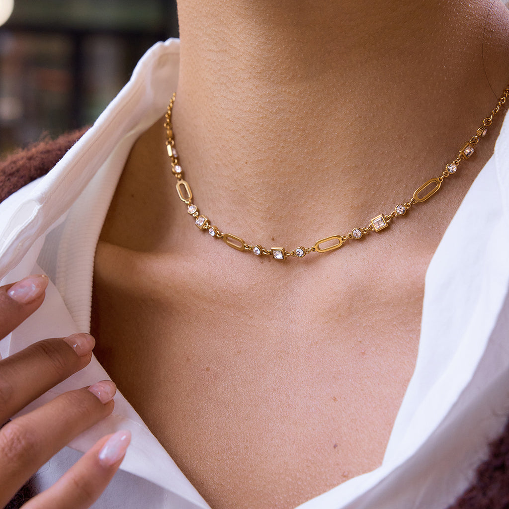 Damen elegante Halskette mit funkelnden Zirkonia-Elementen aus hypoallergenem Edelstahl Shop Nory