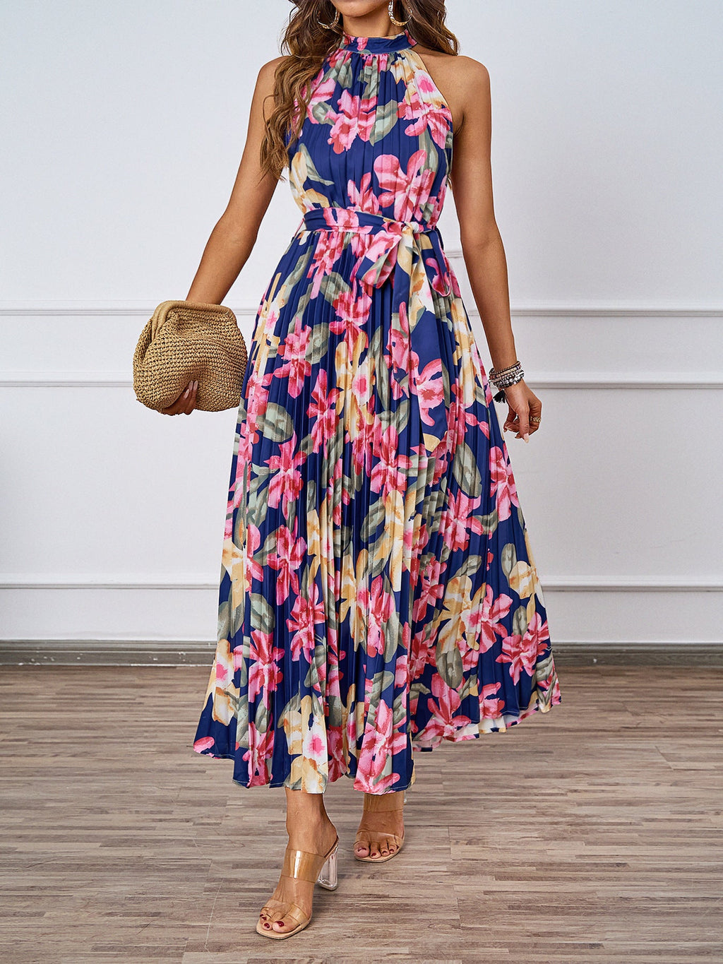 Damen Maxikleid mit detaillierter Plisseeverarbeitung und schickem Bindegürtel