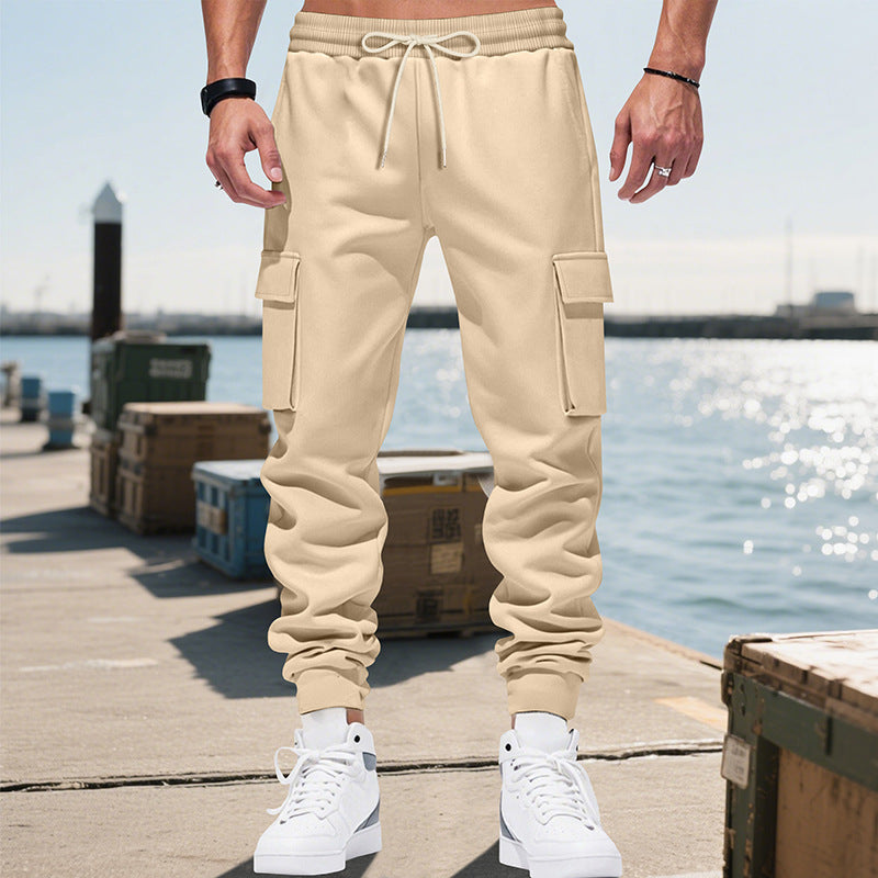 Herren nan Cargo-Jogginghose mit Tunnelzugbund, aufgesetzten Klappentaschen und schmal zulaufenden Bündchen Shop Nory