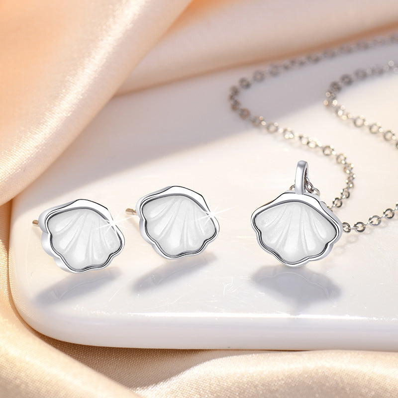Damen Halskette mit muschelförmigem Anhänger aus hochwertigem Edelstahl und feiner Verarbeitung Shop Nory