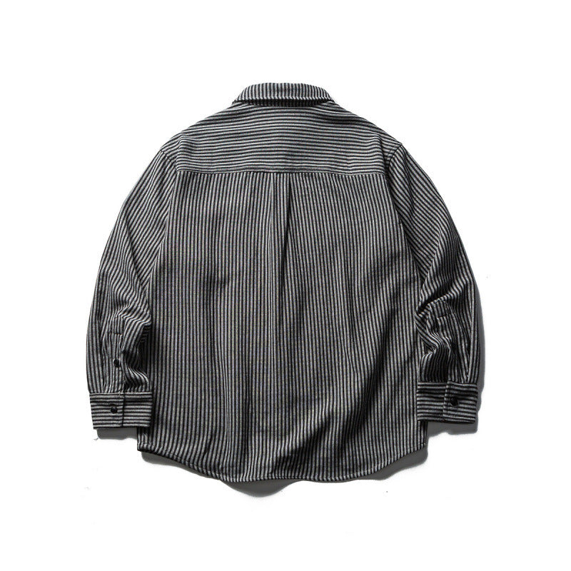 Herren Locker geschnittenes gestreiftes Baumwoll-Blend-Hemd mit Brusttasche und verlängertem Rückteil Shop Nory