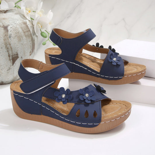 Damen Komfort-Wedgesandalen mit verstellbarem Klettverschluss und Blütenapplikation Shop Nory