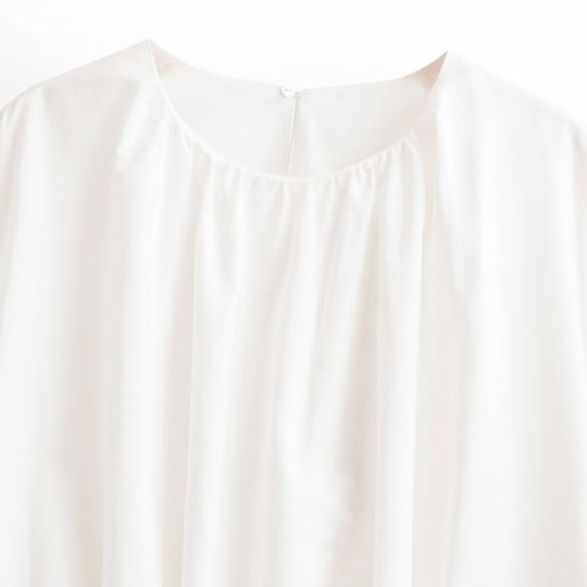 Damen Weites Cape-Top aus fließendem Satin mit Rundhalsausschnitt Shop Nory