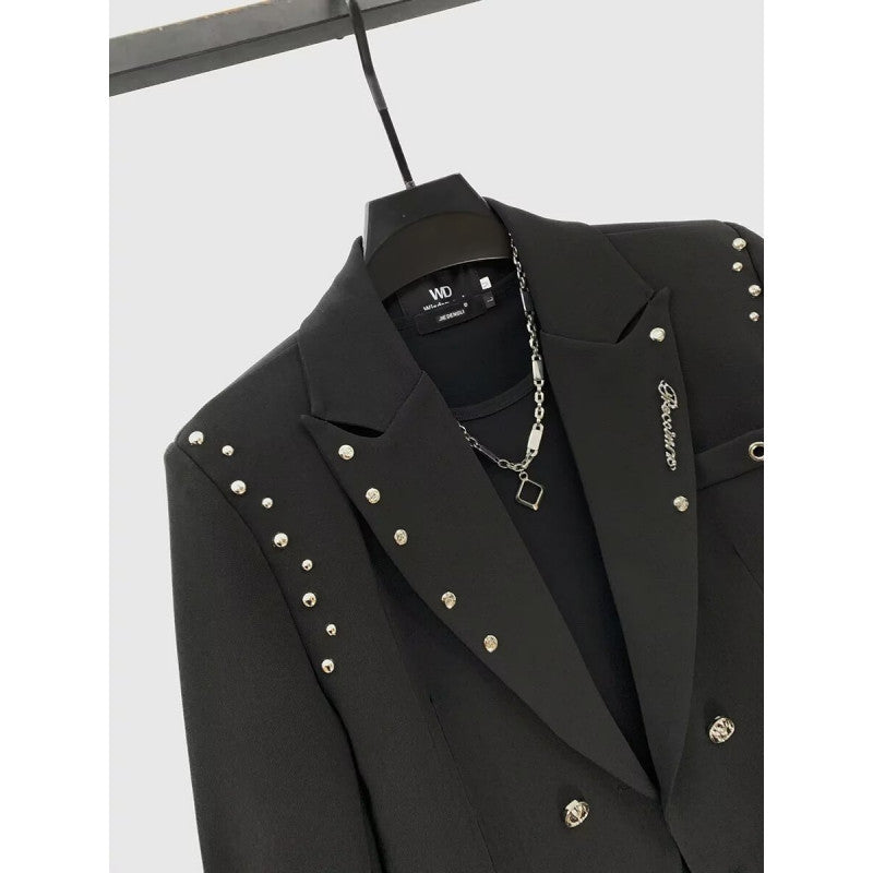 Damen Kurzer Doppelreiher-Blazer mit Nietenbesatz und Schnallenärmeln Shop Nory