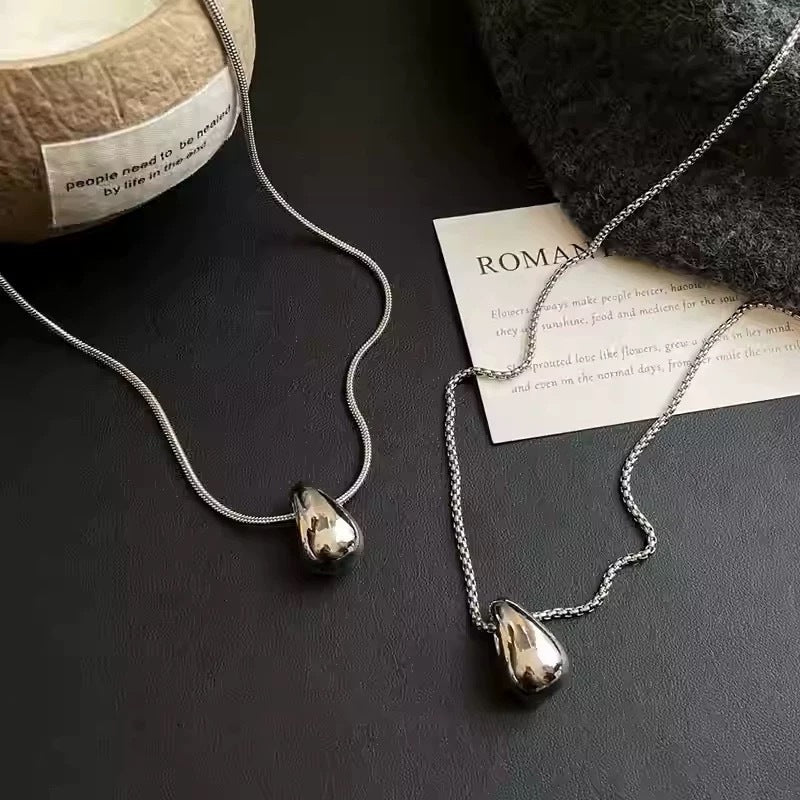 Damen Halskette mit tropfenförmigem Anhänger und elegantem Schliff Shop Nory