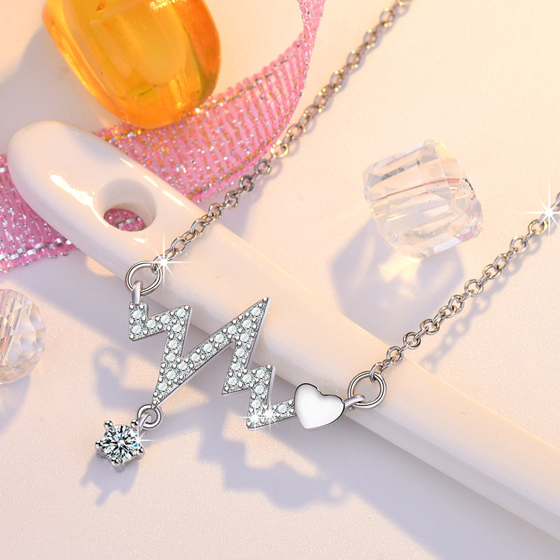 Damen Halskette mit pulsierendem Herzschlag-Design und funkelndem Zirkonia Shop Nory