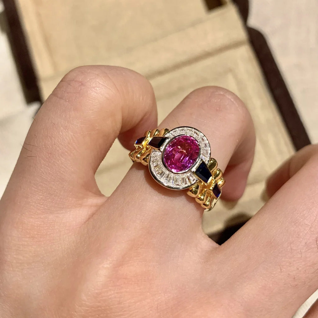 Damenring mit prächtigem ovalen pinken Edelstein und funkelnden Zirkonia Shop Nory