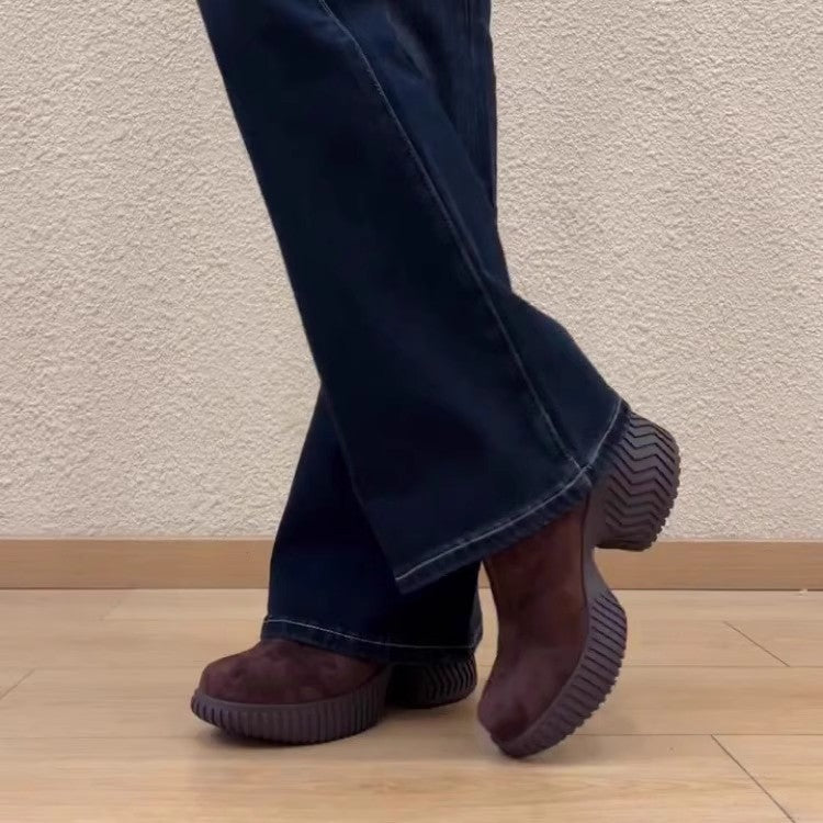 Damen Plateau-Slip-On mit skulpturaler Lug-Sohle und gepolstertem Komfortfußbett Shop Nory