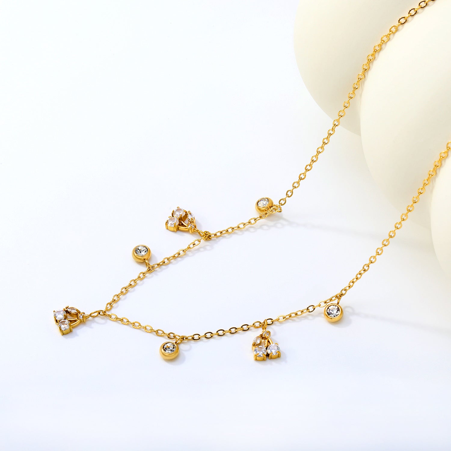 Damen elegante Halskette mit funkelnden Kristallanhängern und verstellbarem Kettenverschluss Shop Nory
