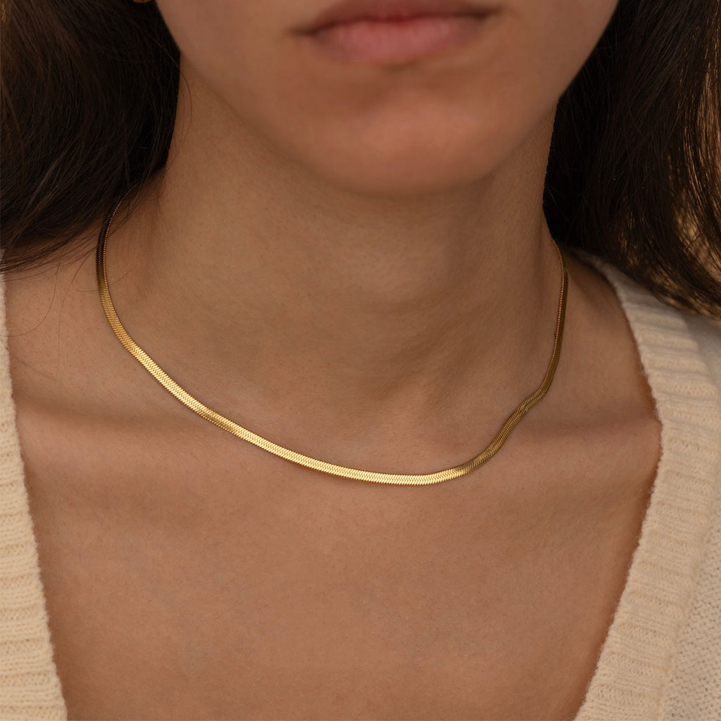 Damen elegante Halskette mit geschwungenem Design Shop Nory