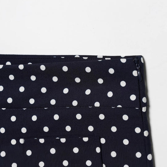 Damen Leichte Cropped-Übergangsjacke mit Stehkragen, Pünktchenprint und Tunnelzug Shop Nory