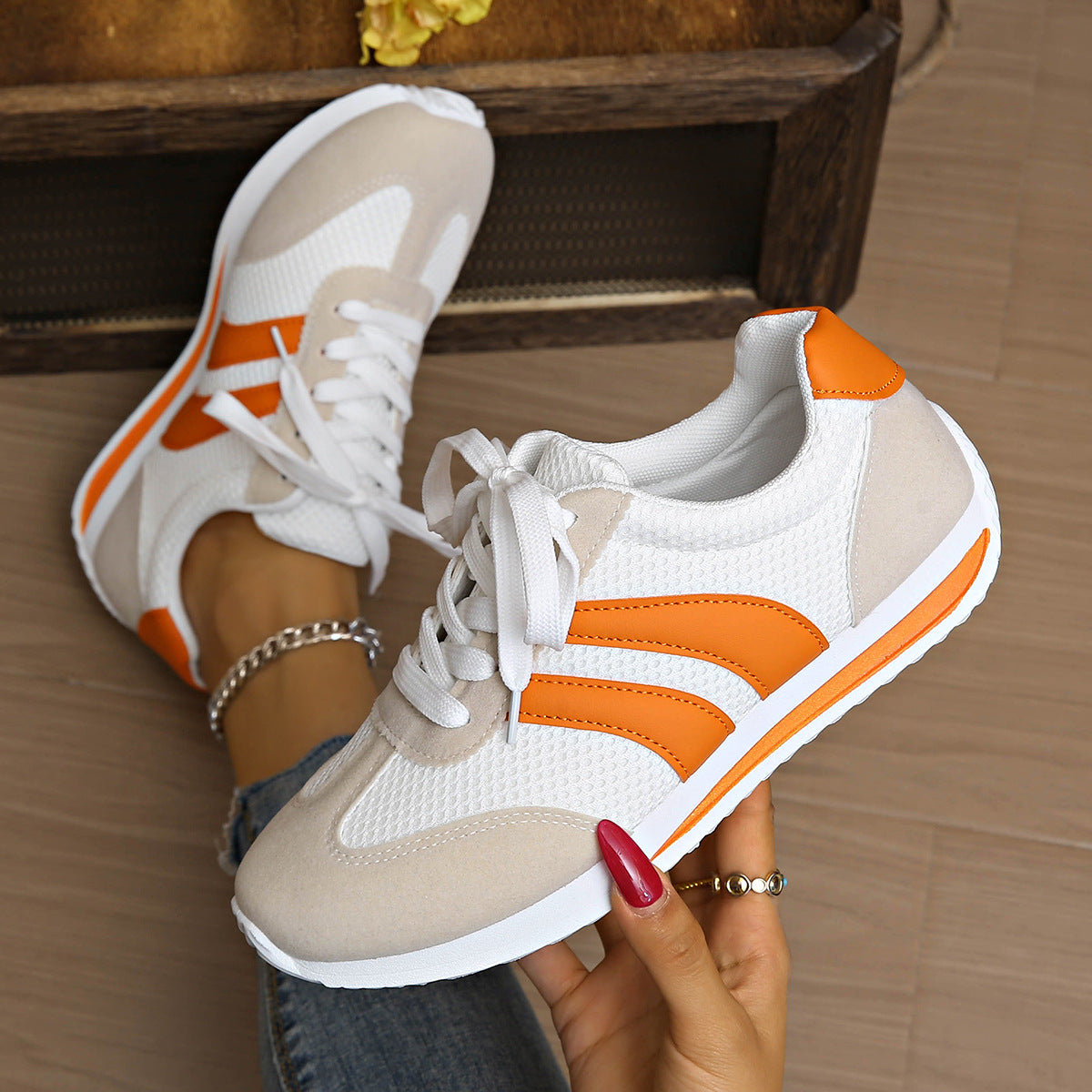Damen sportliche Sneaker mit atmungsaktiven Mesh-Einsätzen
