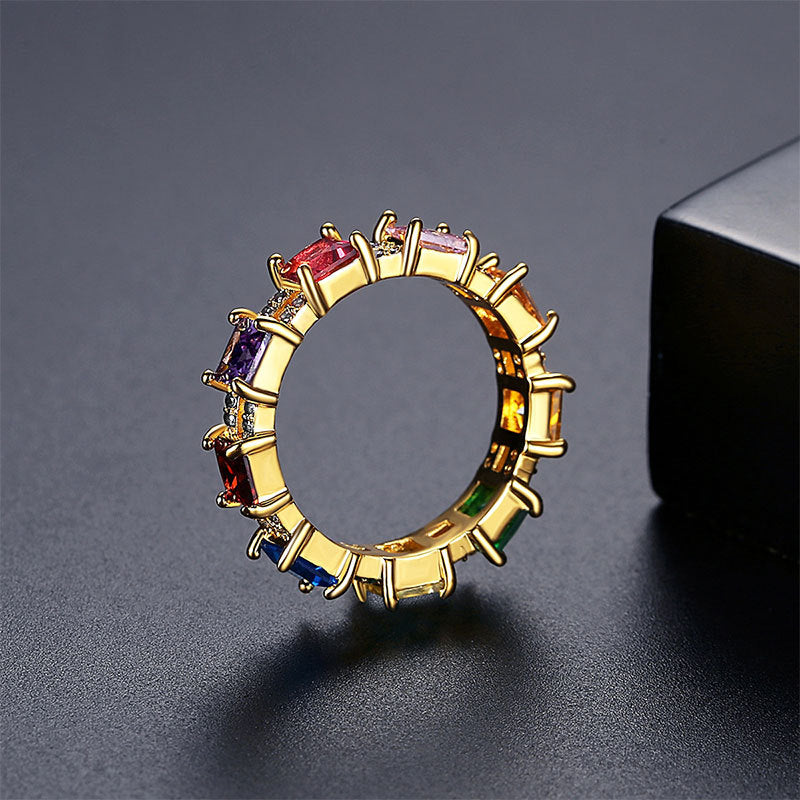 Damen Eleganter Ring mit bunten Edelsteinen und luxuriöser Fassung Shop Nory