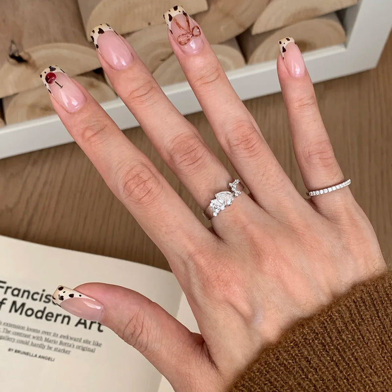 Damenring mit funkelnden Zirkonia und filigranem Design Shop Nory