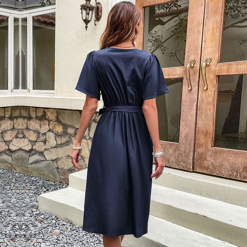 Damen Midi-Kleid mit eleganter Wickeloptik und praktischen Knopfdetails