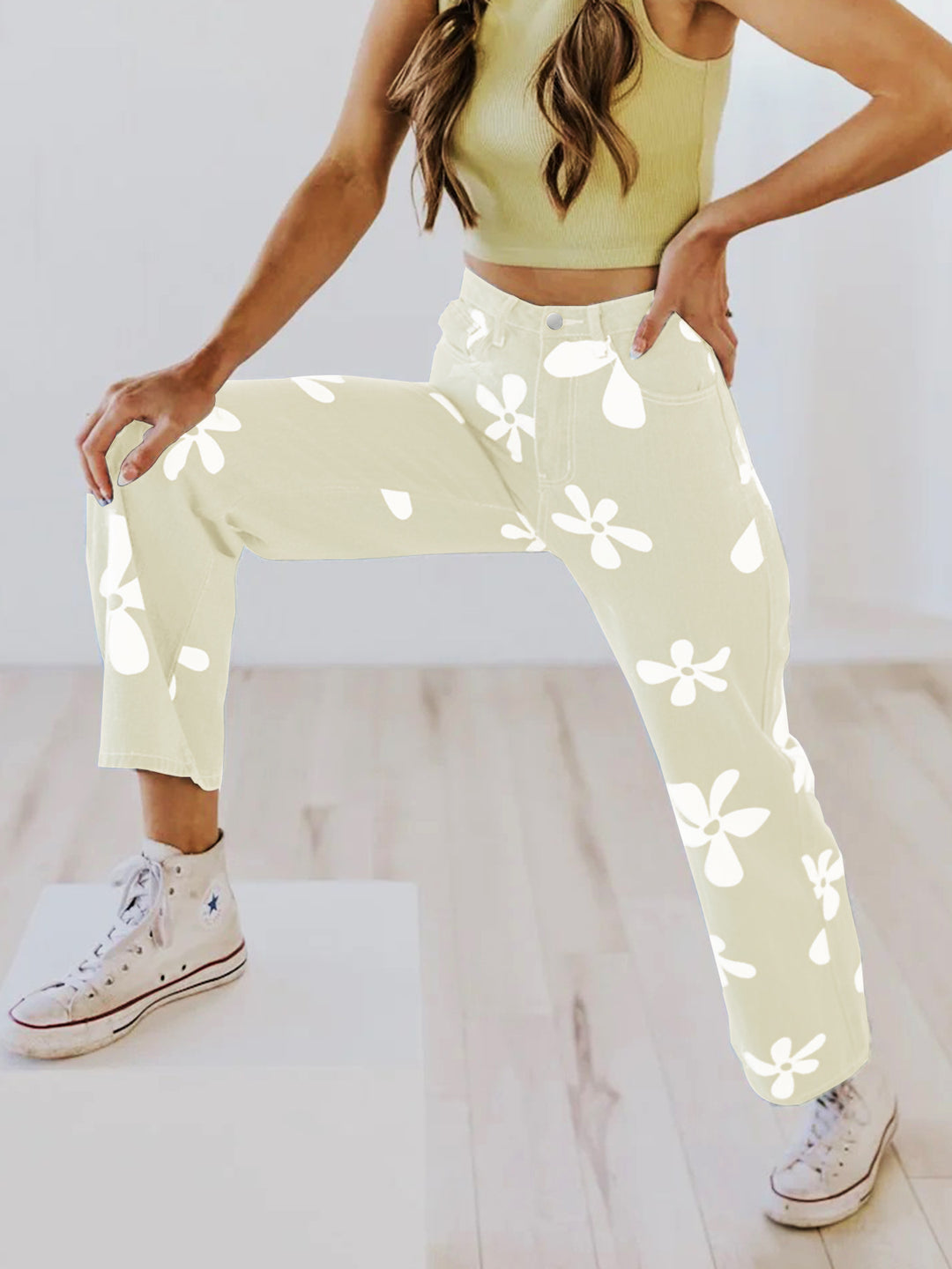 Damen Hochtaillierte Wide-Leg-Jeanshose mit großflächigem Blumenprint Shop Nory
