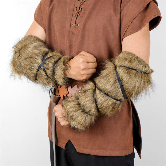Herren Wikinger‑inspirierte Kunstpelz‑Armstulpen mit verstellbaren Wickelriemen Shop Nory