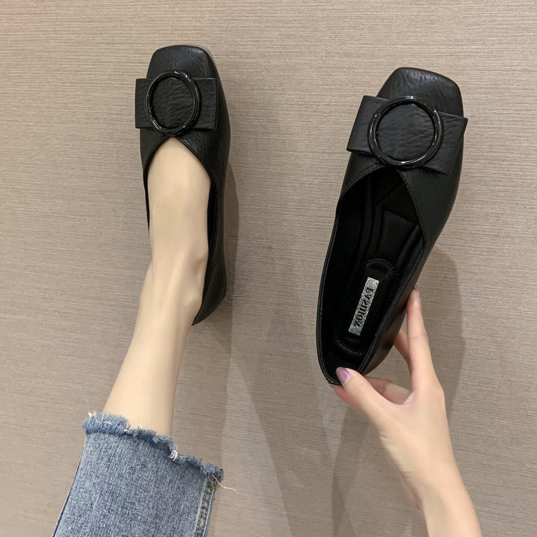 Damen Elegante Slipper-Ballerinas mit quadratischer Zehenpartie und dekorativer Rundschließe Shop Nory