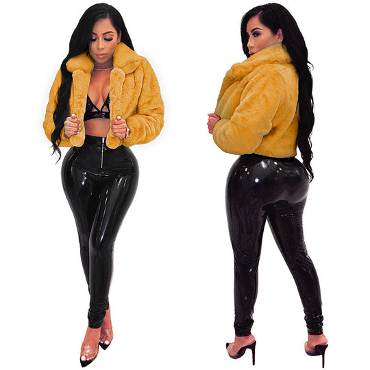 Damen Cropped Kunstpelz‑Blouson mit tailliertem Schnitt, Stehkragen und weichem Teddy‑Finish Shop Nory