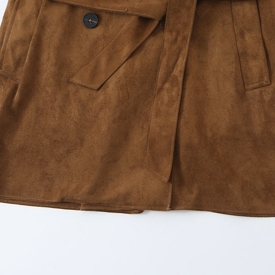 Damen Taillierter Kurztrench in Veloursleder-Optik mit doppelreihiger Knopfleiste und Schulterpatten Shop Nory