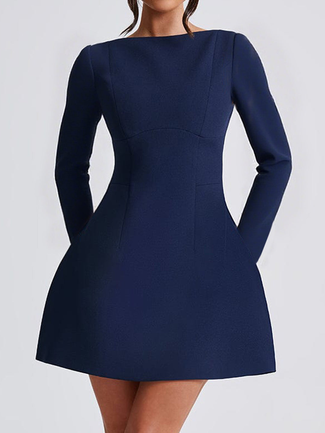 Damen nan tailliertes A-Linien Kleid mit U-Boot-Ausschnitt, langer Arm und dezenten Eingrifftaschen Shop Nory