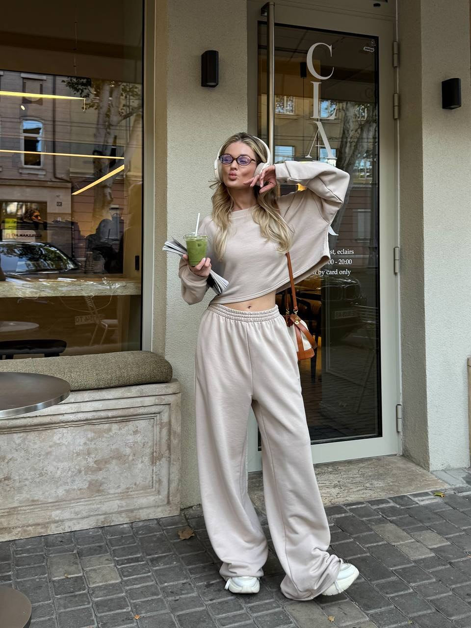 Damen Oversize-Lounge-Set mit kurzem Sweatshirt und weiter Jogginghose Shop Nory