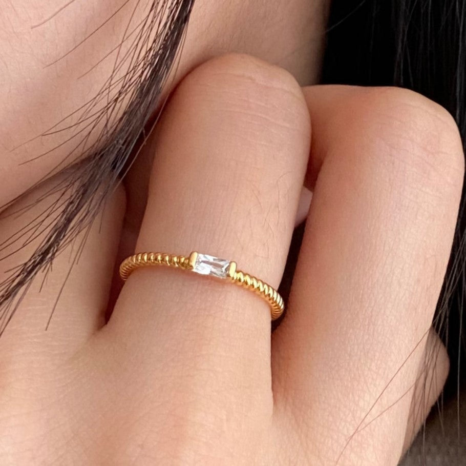 Damen Offener Ring mit elegantem, geometrischem Design und funkelndem Stein Shop Nory