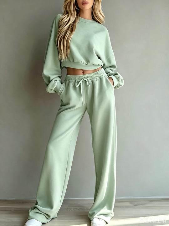 Damen Weiches Lounge-Set mit kurzem Sweatshirt und weiter Jogginghose Shop Nory