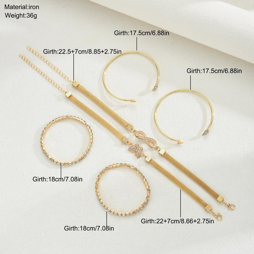 Damen Armband-Set mit funkelnden Anhängern und einzigartigen Designs Shop Nory