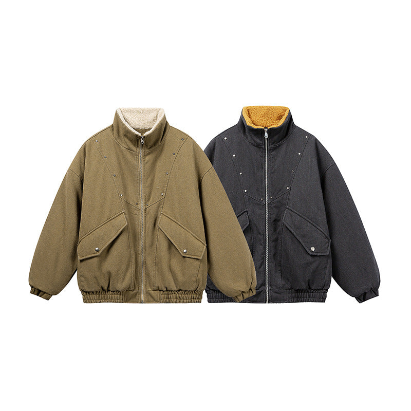 Unisex Boxy-Denimblouson mit kontrastierendem Teddyfutter und großen Pattentaschen Shop Nory