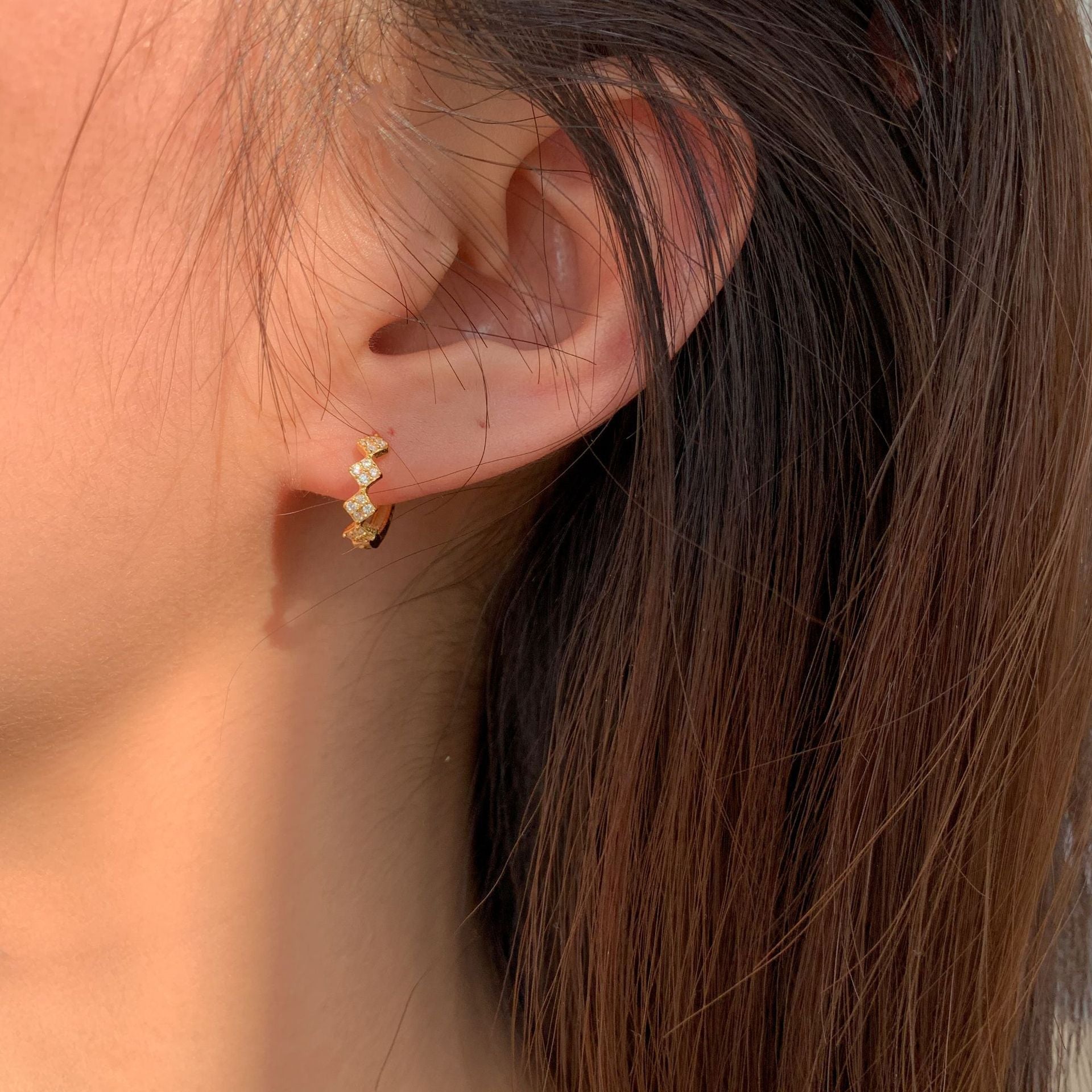 Damen Ohrringe mit funkelndem Zirkonia-Design Shop Nory