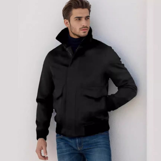 Herren Bomberjacke mit Stehkragen, Druckknopfleiste und aufgesetzten Pattentaschen Shop Nory