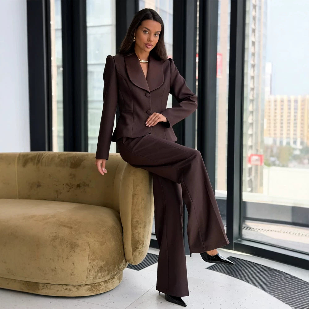 Damen Taillierter Blazer mit übergroßem Schalkragen und Hose mit hohem Bund und weitem Bein Shop Nory