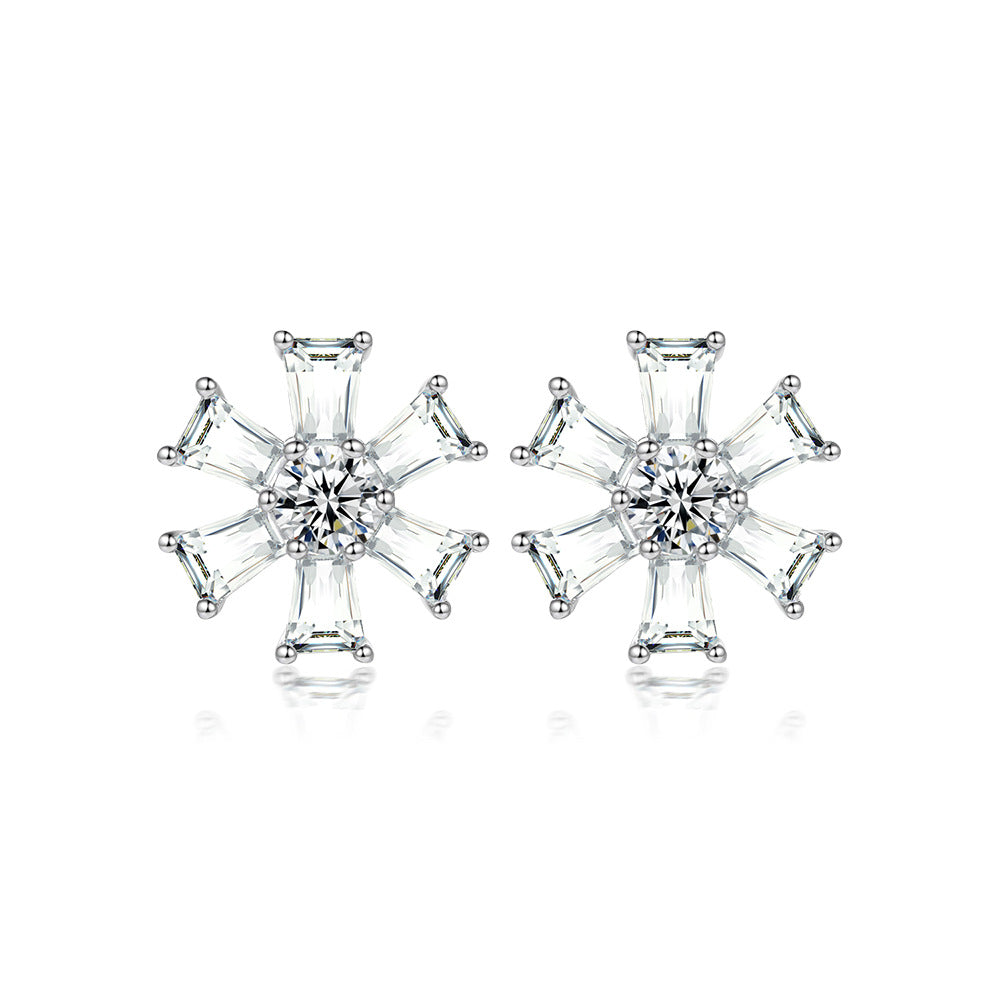 Damen Ohrstecker mit funkelnden Zirkonia im Blüten-Design Shop Nory