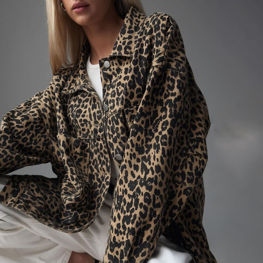 Damen Oversize-Jeansjacke mit Leopardenprint und aufgesetzten Brusttaschen Shop Nory