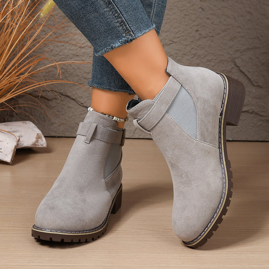 Damen Stiefelette mit Velours-Optik, elastischem Einsatz und Schnallenriemen Shop Nory