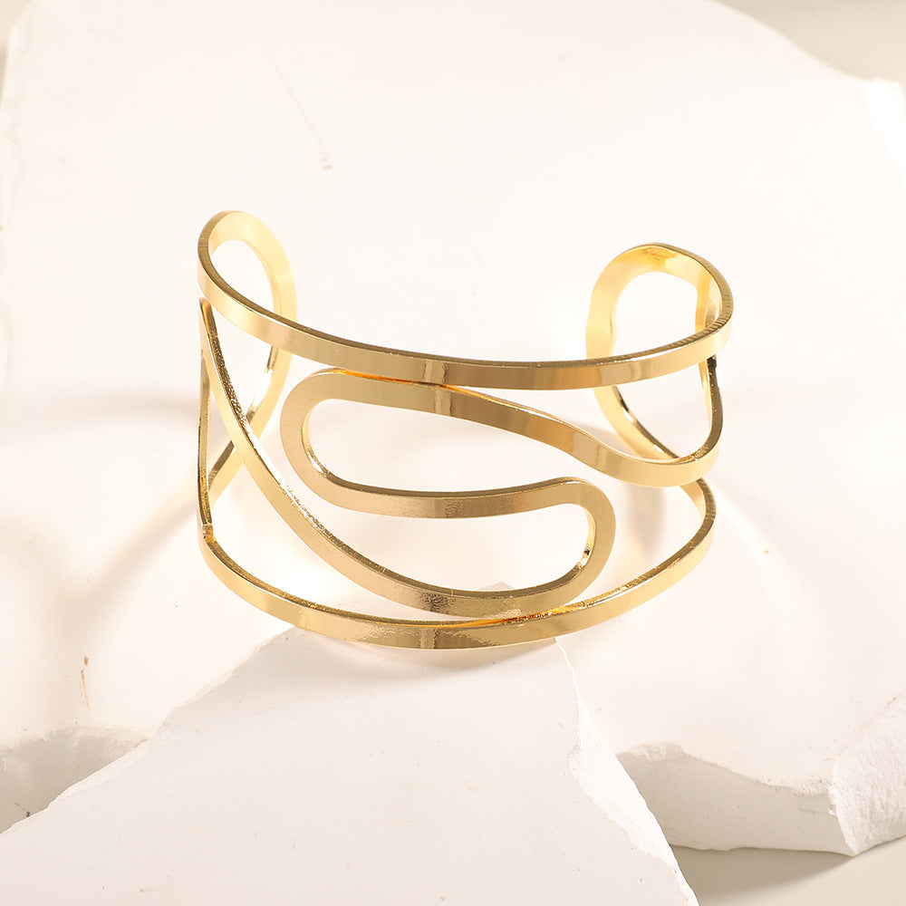 Damen Offener Armreif mit kunstvollem Reliefdesign Shop Nory