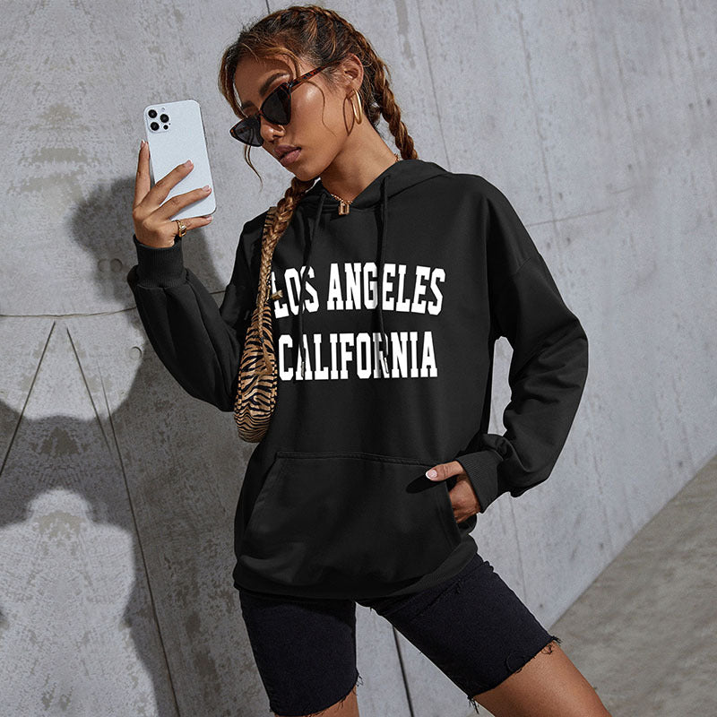 Damen Oversize-Kapuzenpullover im Collegestyle mit Kängurutasche, Retro-Logoprint und French-Terry-Futter Shop Nory