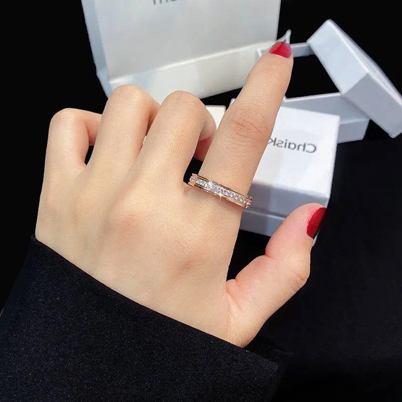 Damen Zarter und funkelnder Eternity-Ring mit Zirkonia Shop Nory