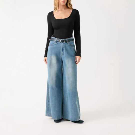 Damen Tailliertes Rippfeinstrick-Longsleeve mit weitem U-Boot-Ausschnitt Shop Nory