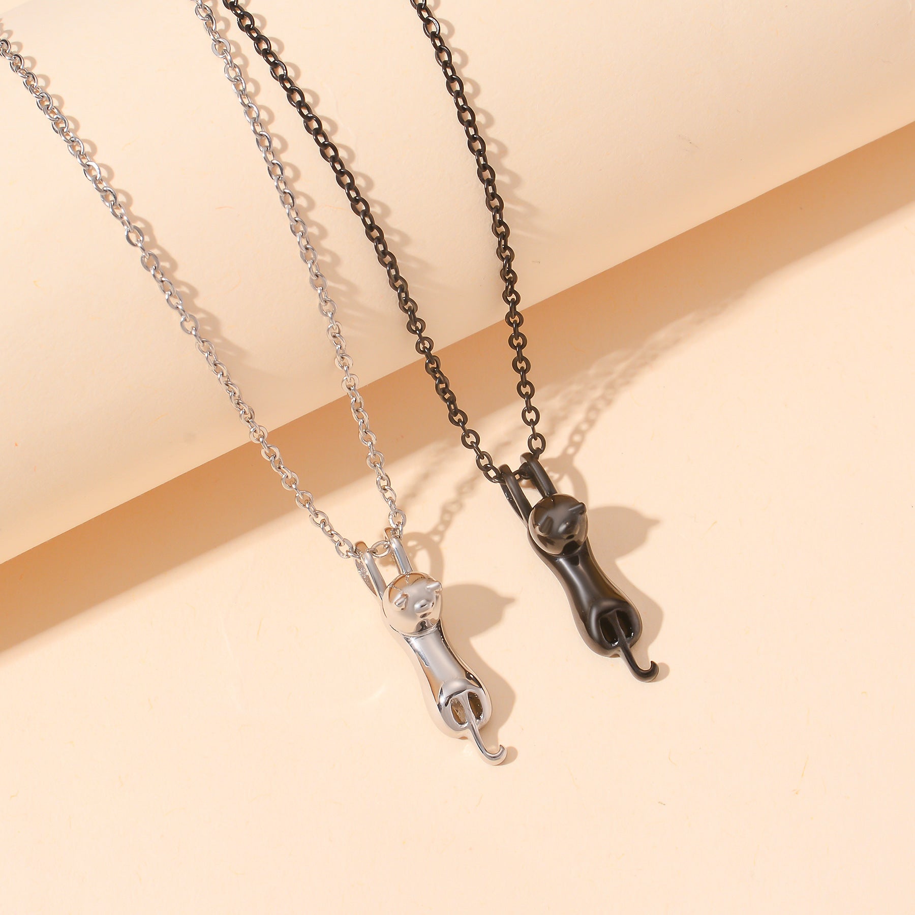 Damen Halskette mit charmantem Katzenanhänger aus hochwertigem Metall Shop Nory