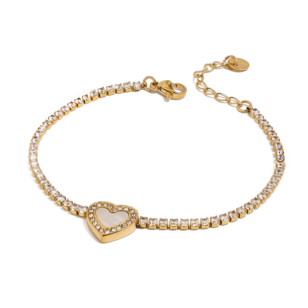 Damen Armband mit herzförmigem Anhänger und funkelnden Zirkonia Shop Nory
