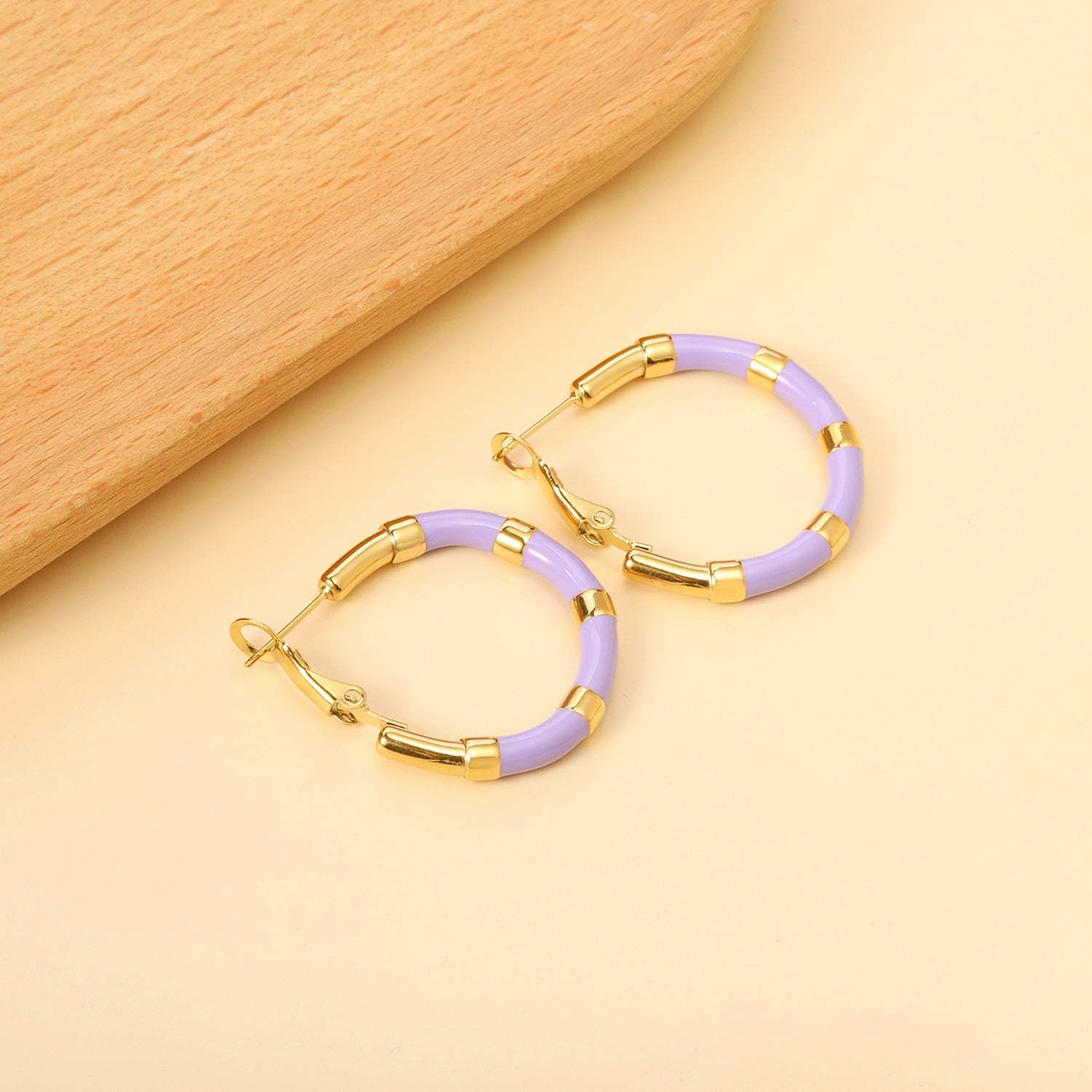Damen Creolen mit farbigen Akzenten und hochwertiger Goldplattierung Shop Nory