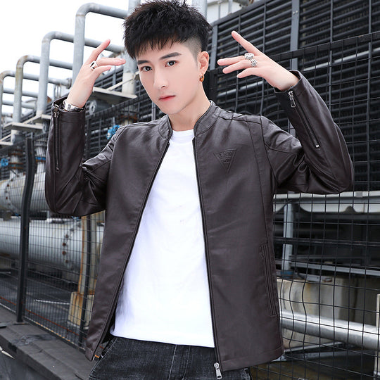 Herren Schmal geschnittene Kunstleder‑Motojacke mit minimalem Stehkragen und Zipperdetail Shop Nory