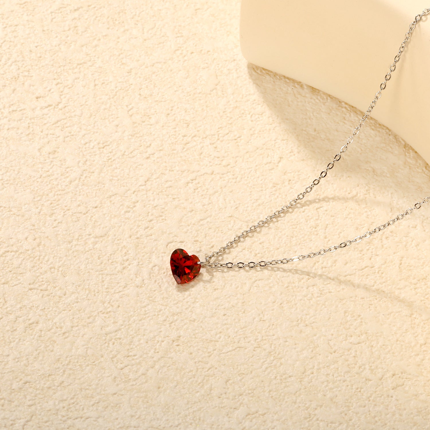Damen Halskette mit herzförmigem Kristallanhänger und verlängerbarem Kettendesign Shop Nory