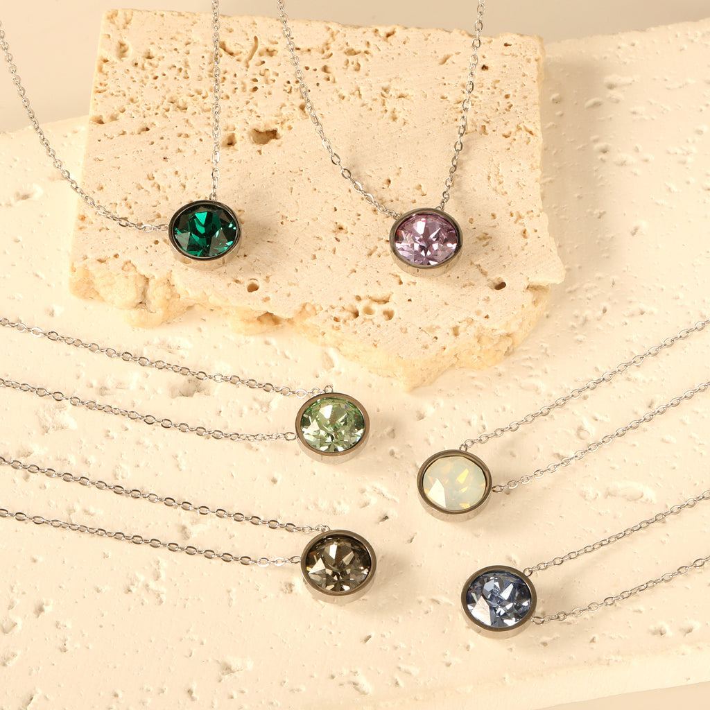 Damen Halskette mit funkelndem Kristallanhänger und eleganter Gliederkette Shop Nory